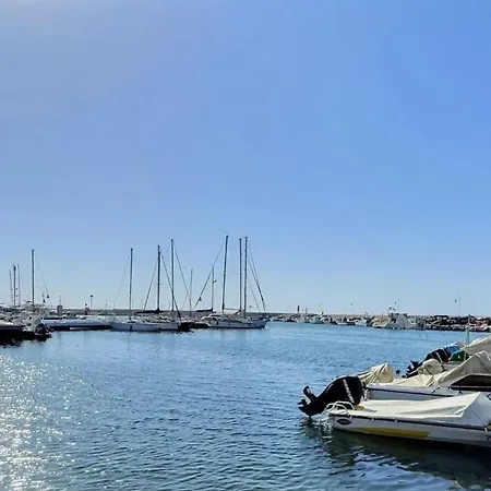 Front Line Paradise In Apartamento