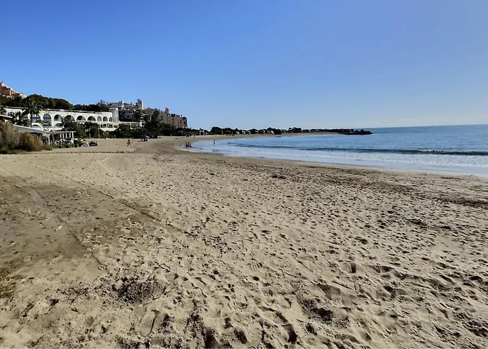 Front Line Paradise In Апартаменти