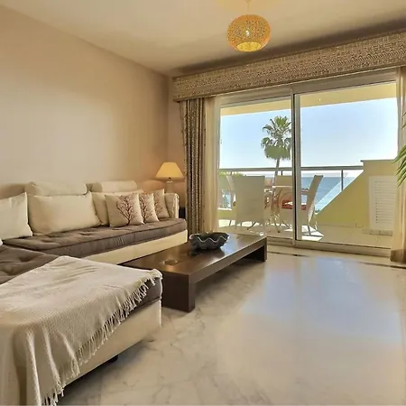 Apartment Front Line Paradise In