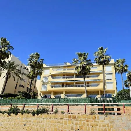 Apartment Front Line Paradise In