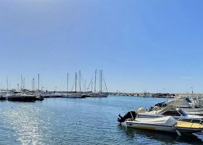 Front Line Paradise In Apartment