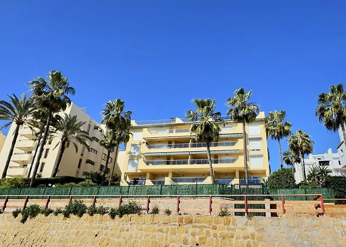 Apartment Front Line Paradise In